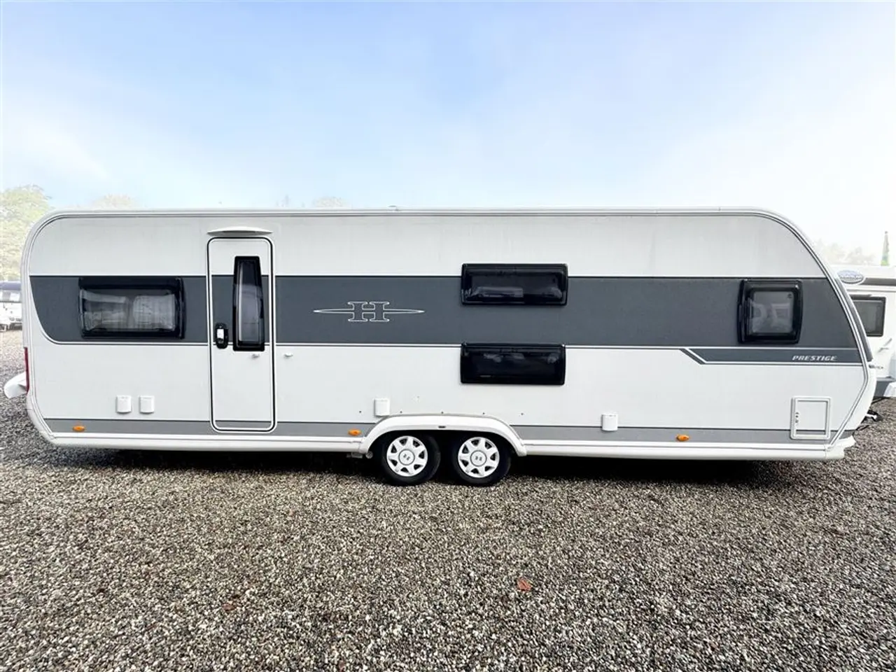 Billede 1 - 2017 - Hobby Prestige 720 UKFe Dobbeltseng-Køjer-Mover-Gulvvarme-Telt