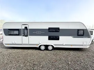 2017 - Hobby Prestige 720 UKFe Dobbeltseng-Køjer-Mover-Gulvvarme-Telt