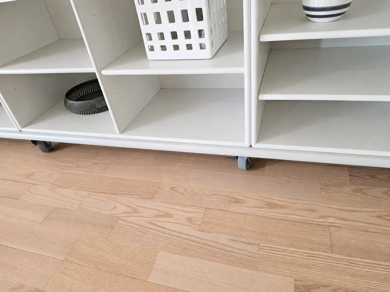Billede 10 - Montana reol 280 cm – lang topplade og hjul