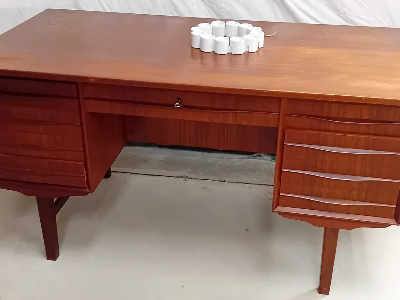Billede 9 - Skrivebord teaktræ med hylder