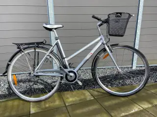 Bugatti. 28" hjul, 56 cm stel, 7 gear