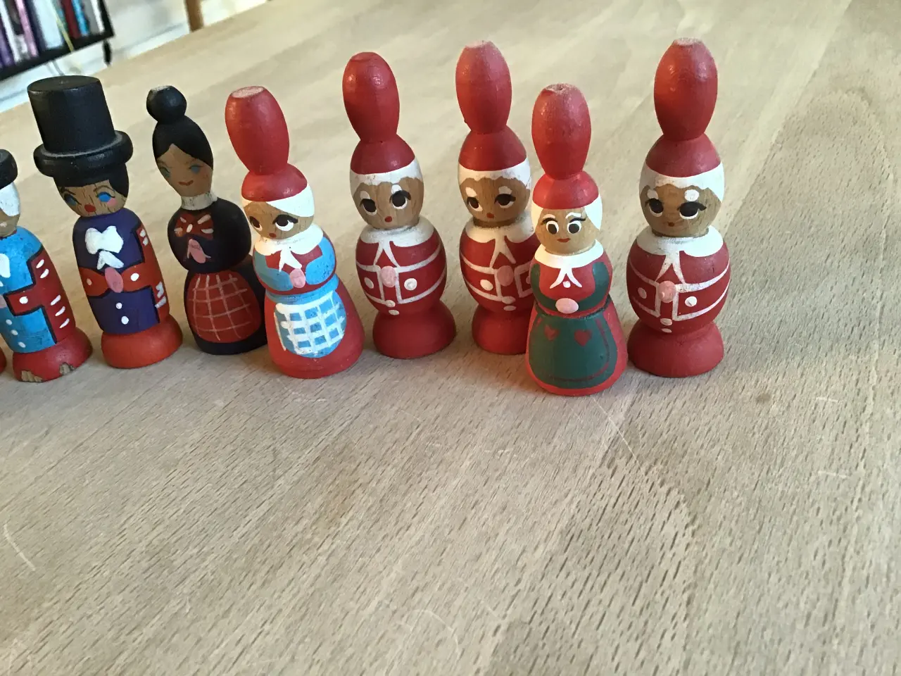 Billede 6 - Eigenbrod små træfigurer/ nisset. Pr stk 55kr