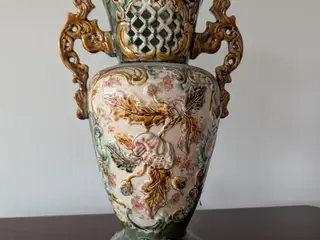 Unikt par antikke majolica pragatvaser