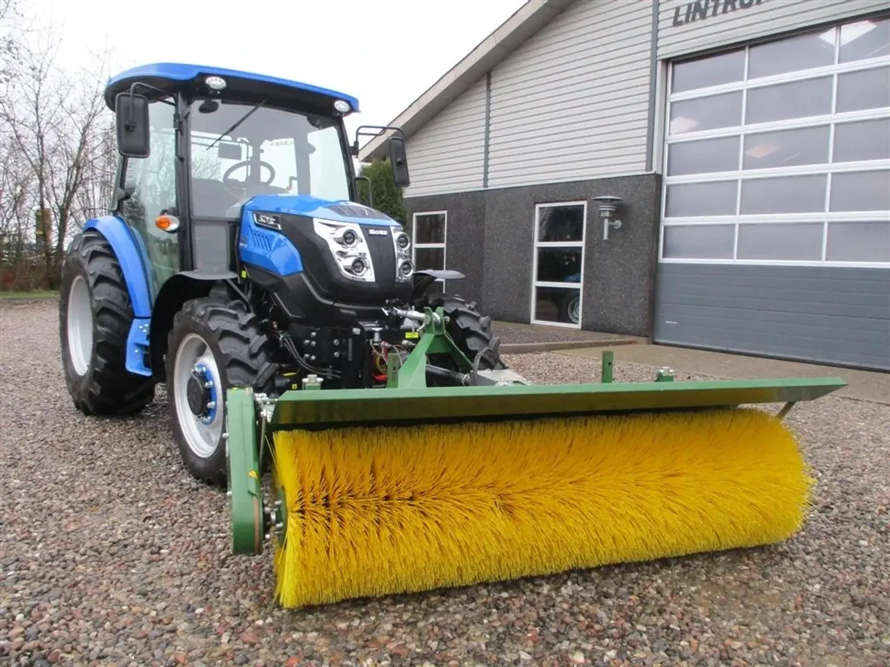 Billede 11 - Solis 60 Med frontlift, frontPTO og Thyregod kost