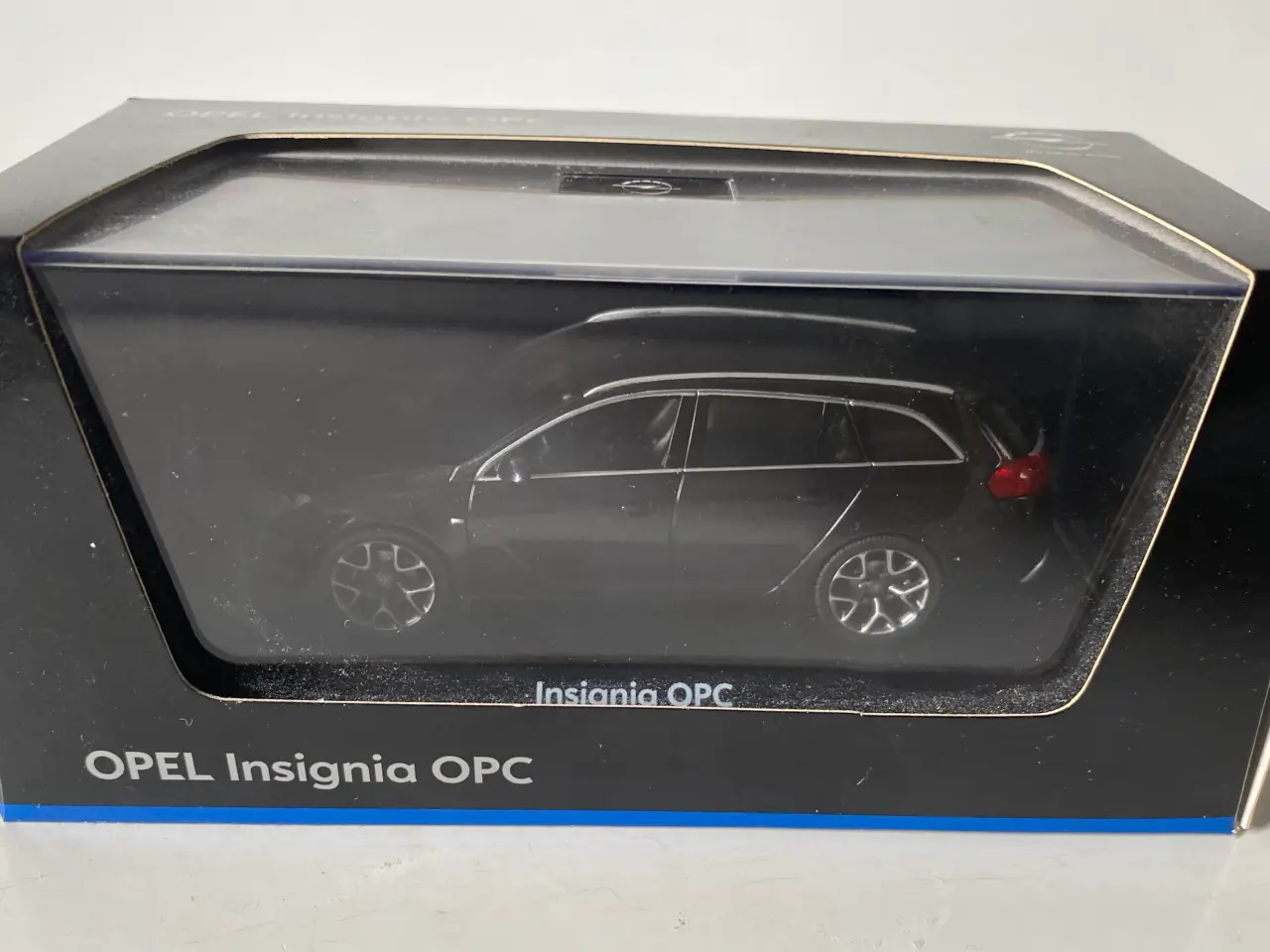Billede 1 - Opel Insignia OPC, Tourer, Schuco 1:43, kr. 300,-