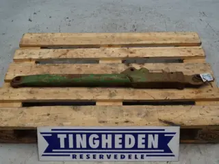 John Deere 4040 L.H. Liftarm AR80667