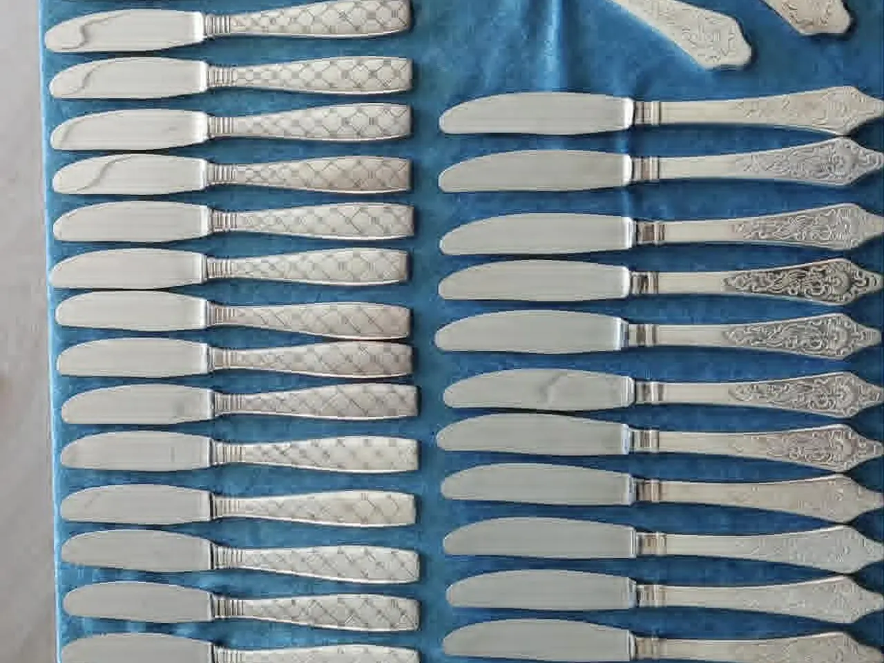 Billede 5 - pletsølv bestik mest knive sælges for kr. 25,- stk