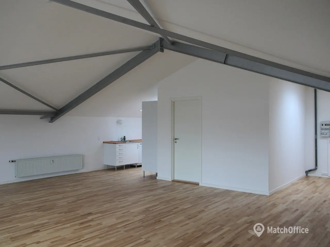 Billede 1 - Meget pænt loft kontorlokale
