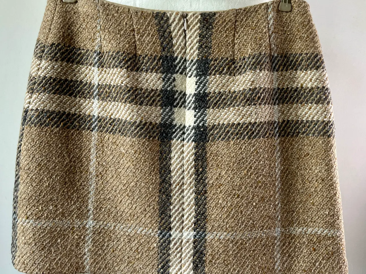 Billede 2 - Burberry, superflot nederdel, str 42
