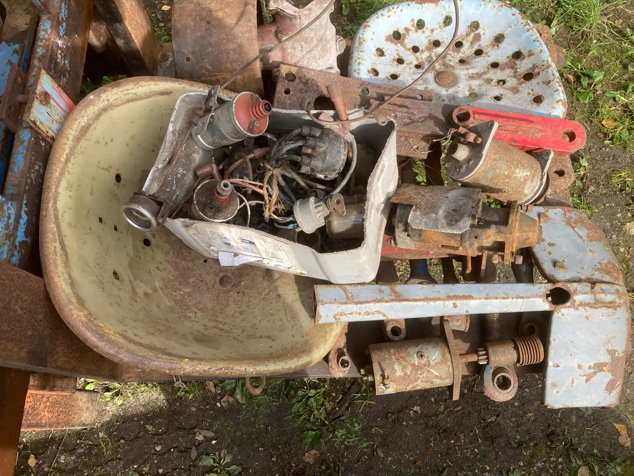 Billede 14 - Traktor. Dødsbo. veterandele