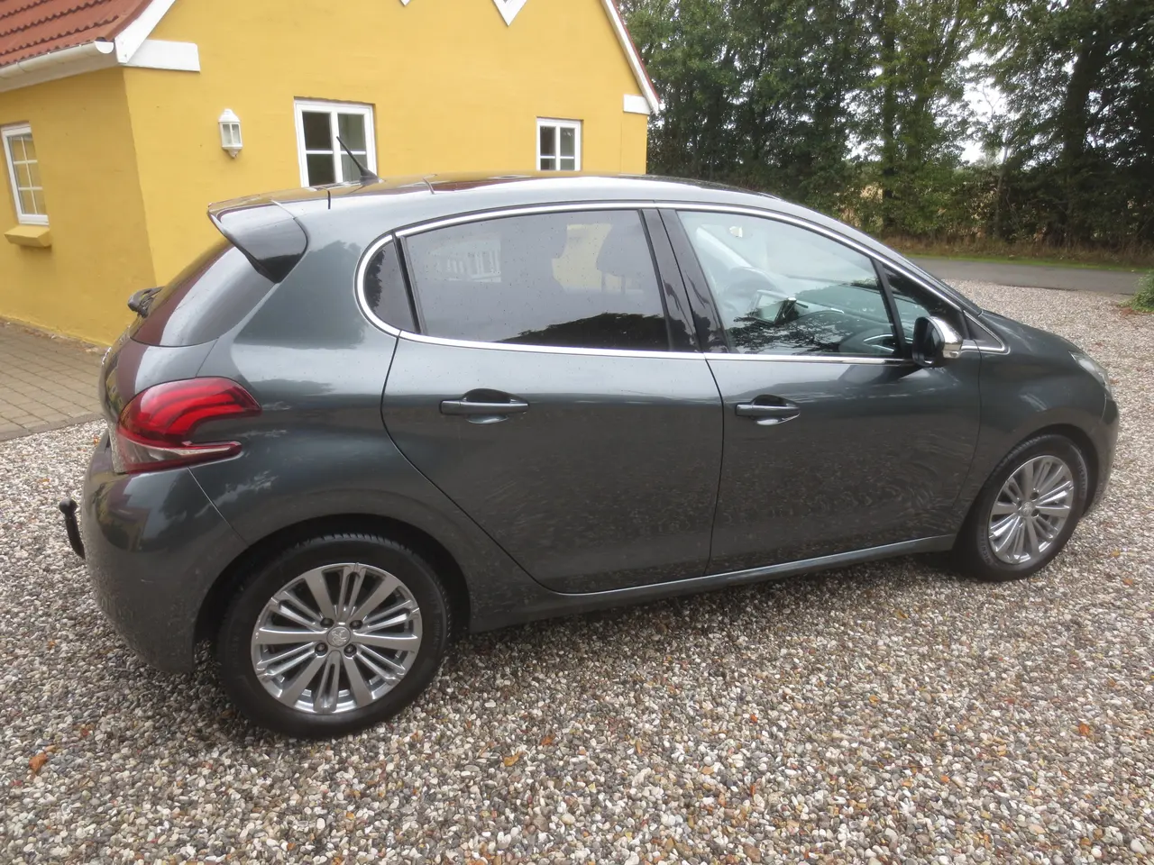 Billede 6 - Peugeot 208 1.6 HDi år 17. Nysynet.
