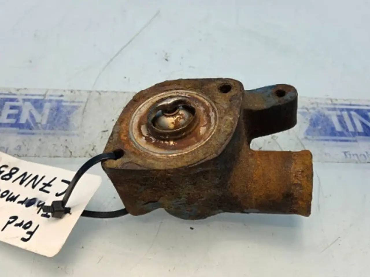 Billede 8 - Ford 4000 Thermostat Hus C7NN8594A