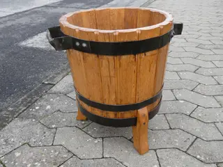 Urtepotteskjuler i egetræ
