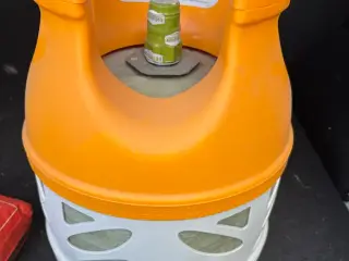 Plomberet 5 kg letvægts gasflaske.