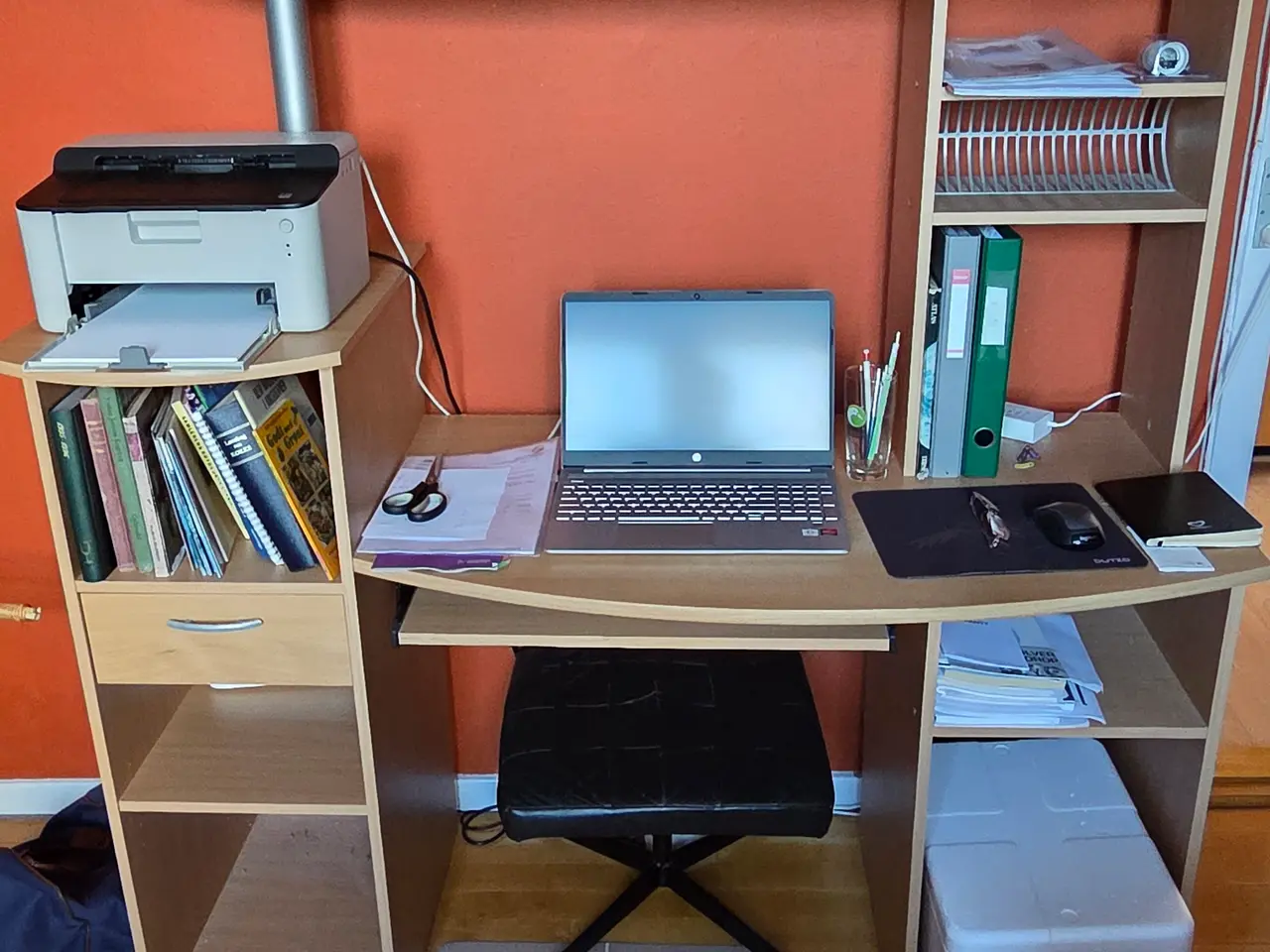 Billede 1 - Computerbord bortgives