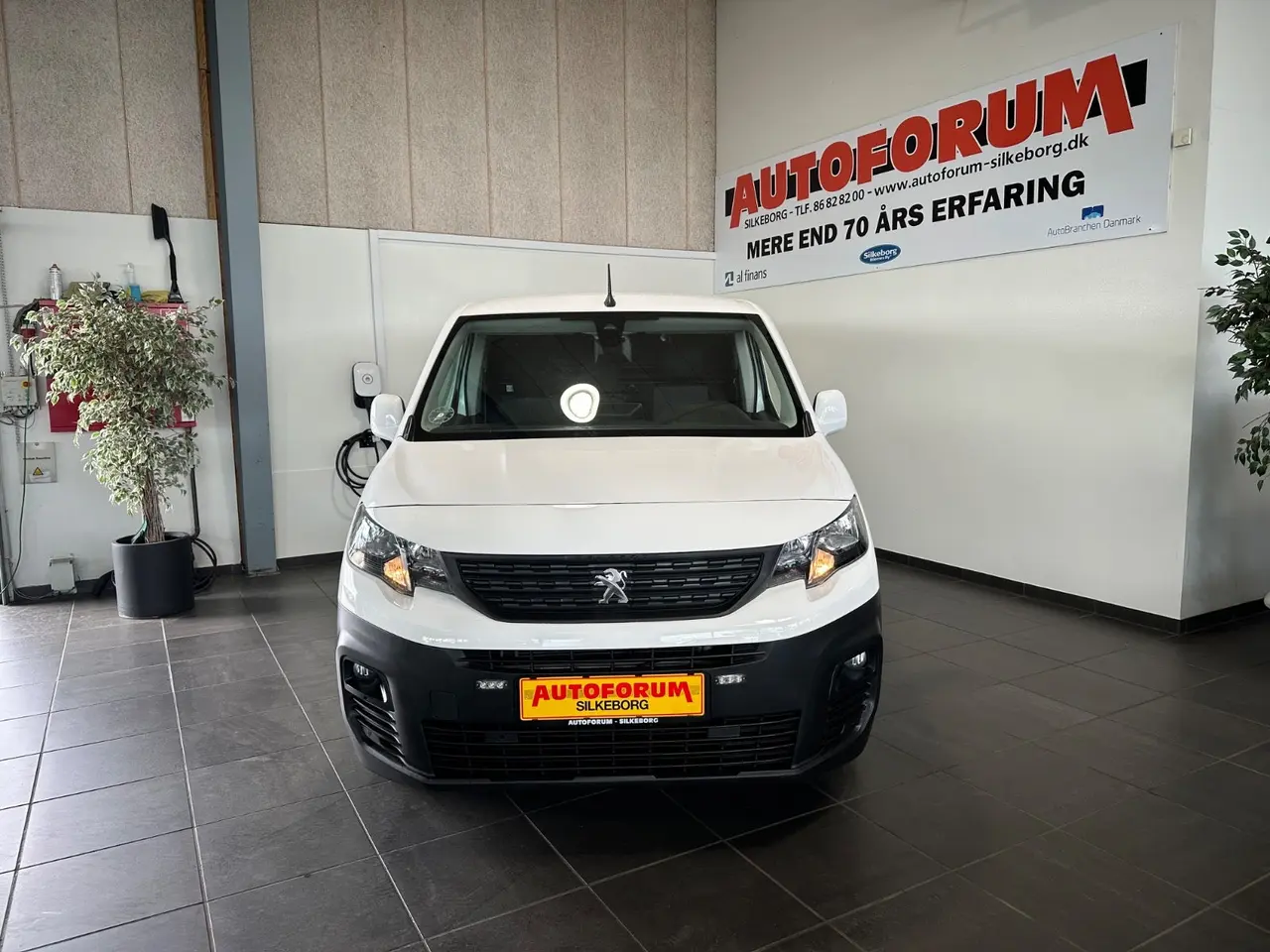 Billede 2 - Peugeot Partner 1,5 BlueHDi 130 L2V2 Ultimate EAT8 Van