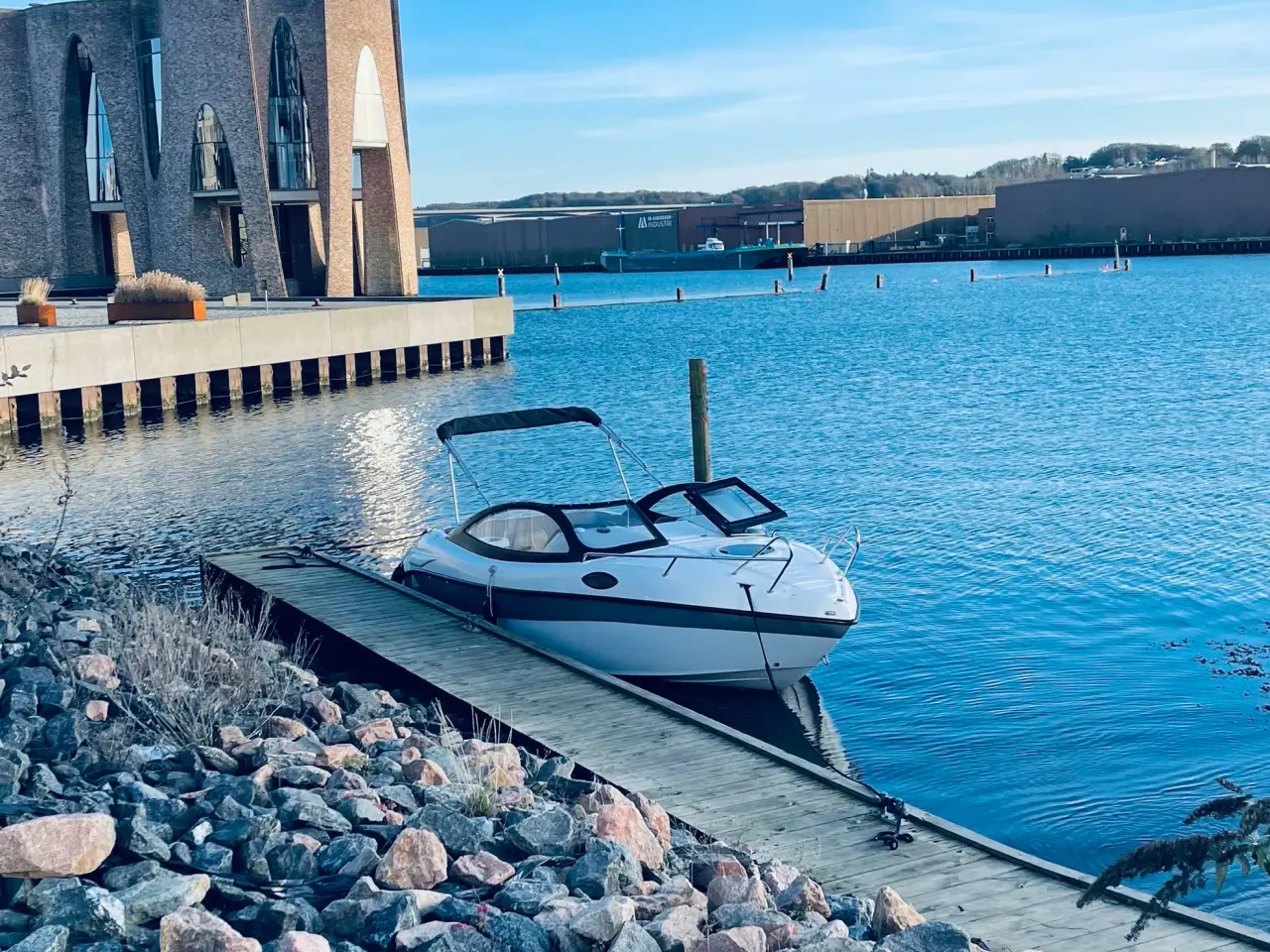 Billede 5 - Fin daycruiser der minder om Askeladden