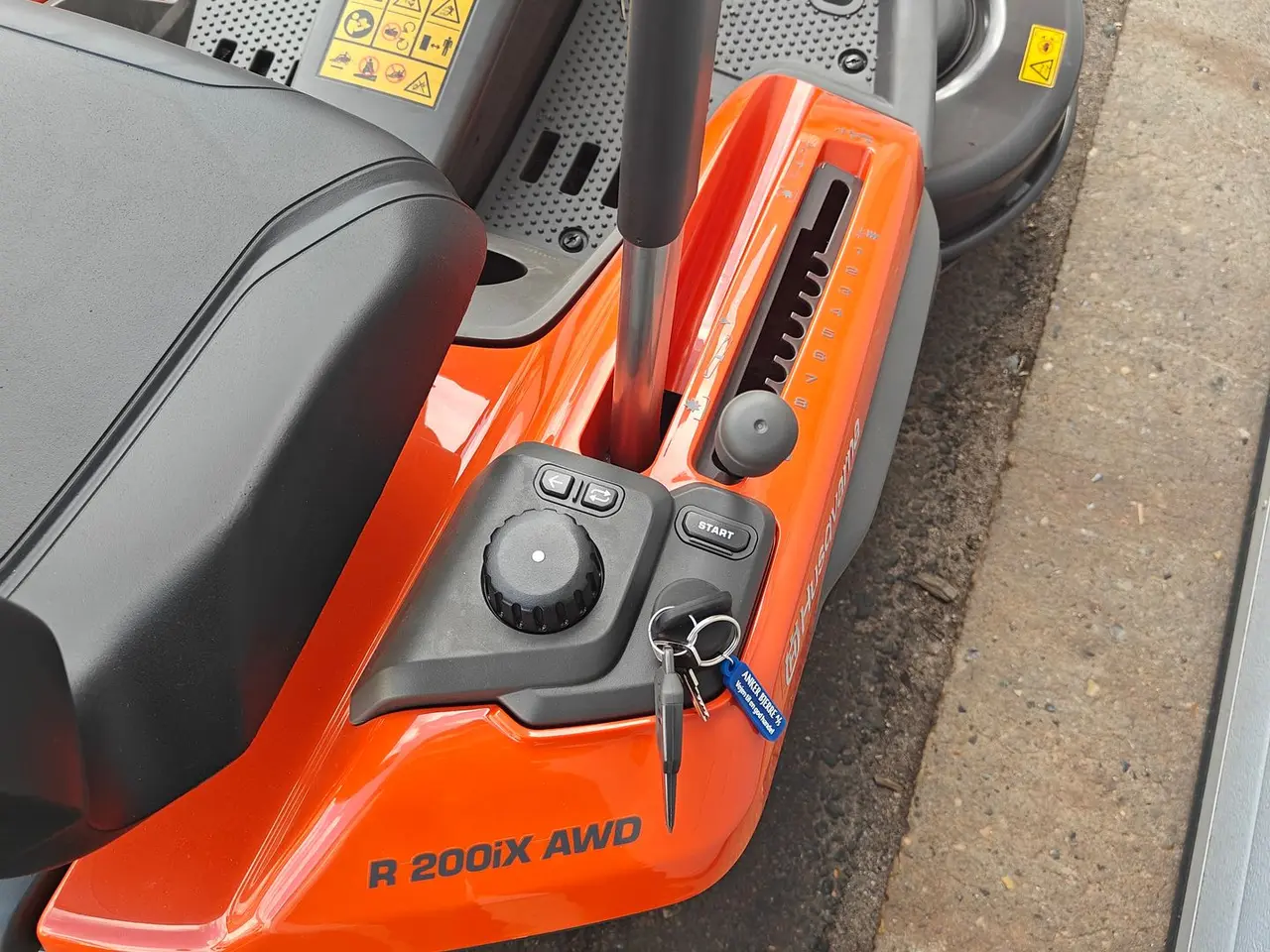 Billede 8 - Husqvarna R200IX AWD Long Range model (dobbelt batteri)
