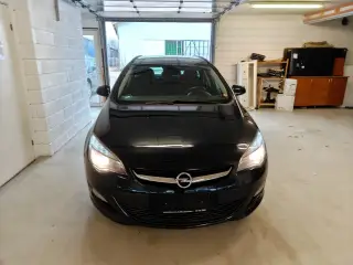 Opel Astra 1,4 T 140 Enjoy Sports Tourer