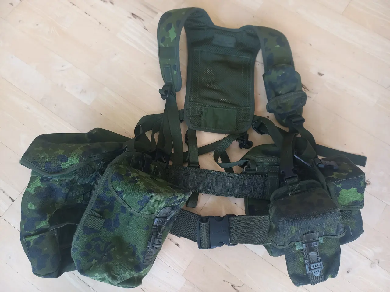 Billede 1 - Basis M/96 - M/84 - L - brugt, pænt - Militær