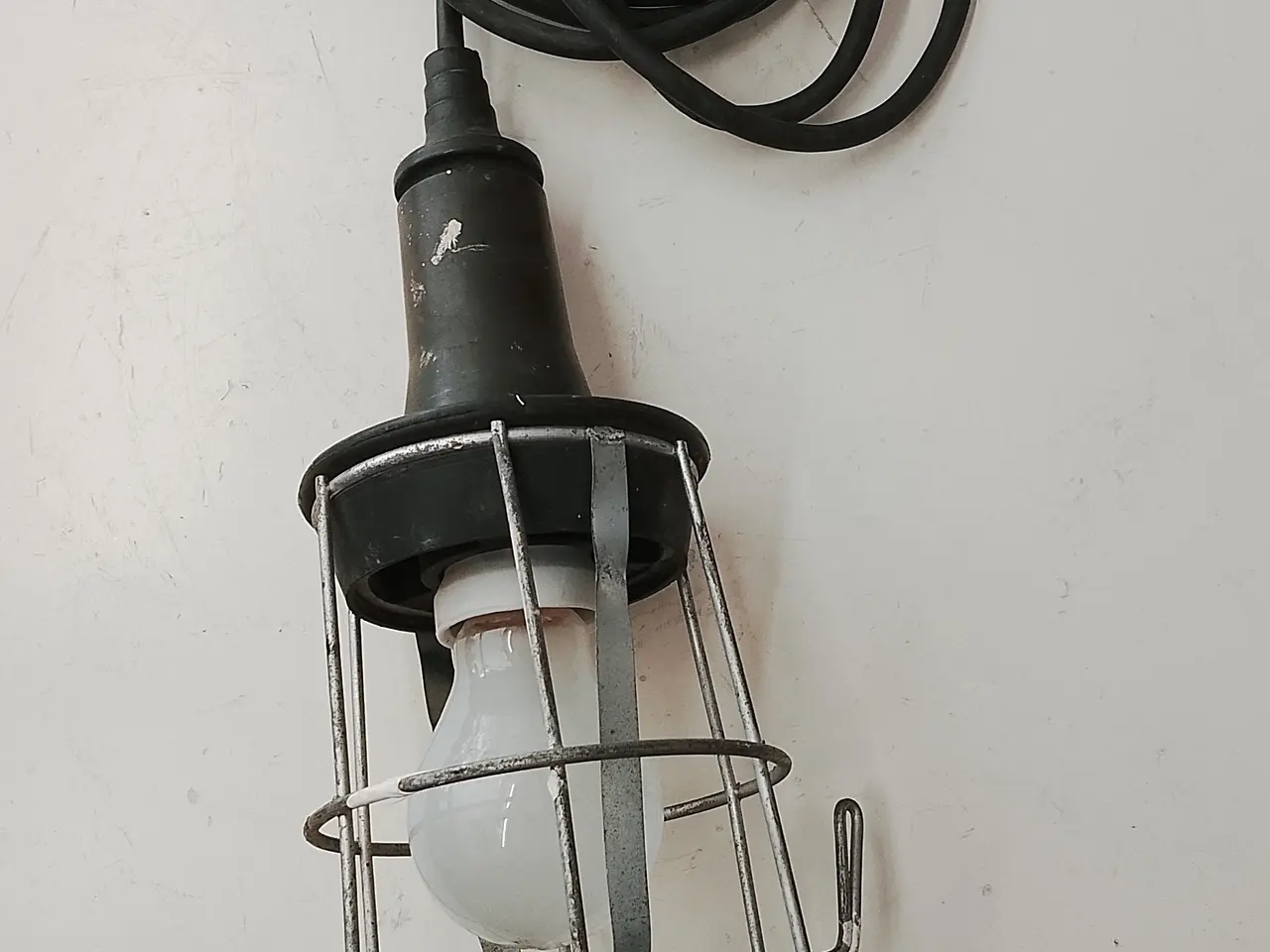 Billede 1 - Ældre Håndlampe uden glas.