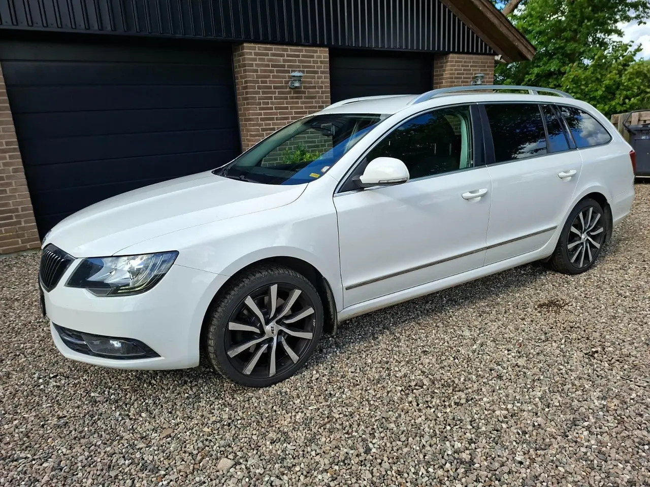 Billede 1 - Skoda Superb 2,0 TDi 170 Elegance Combi DSG