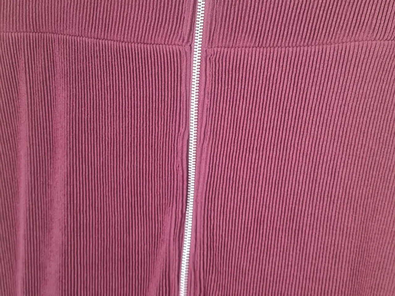 Billede 4 - Lang nederdel str 44 H&M