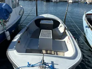 Dam Jolle sælges