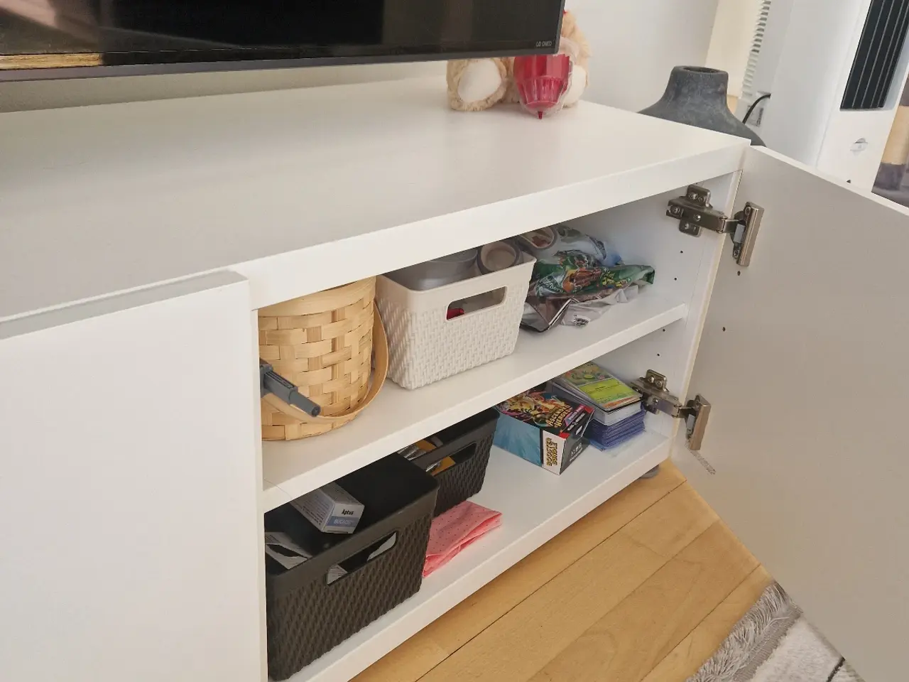 Billede 3 - Hvid tv bord