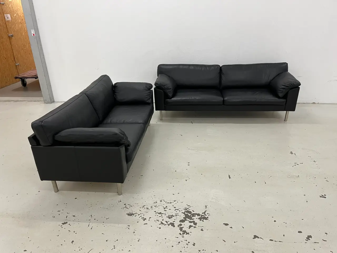 Billede 3 - Skalma Palermo 2,5+2,5 Sofagruppe i sort læder.