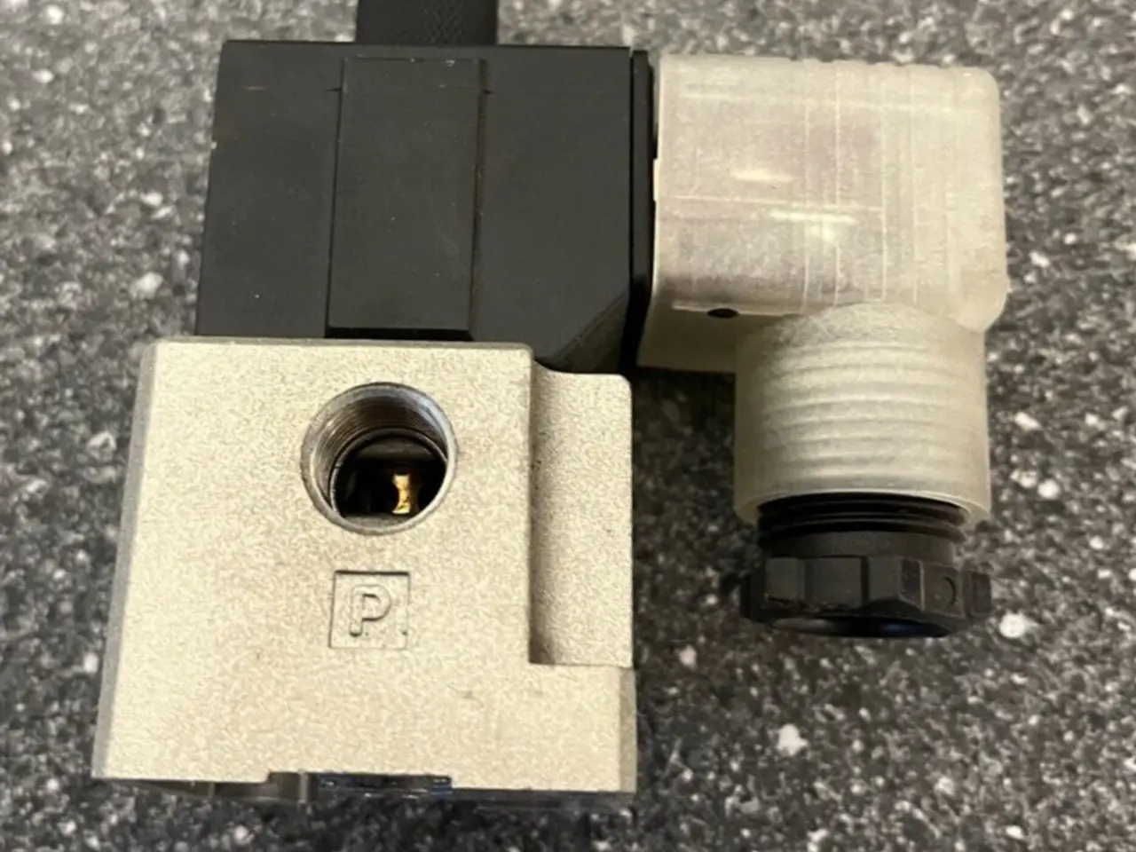 Billede 1 - SMC EVT317-5DZ-02F-Q Pneumatic magnetventil 24VDC,