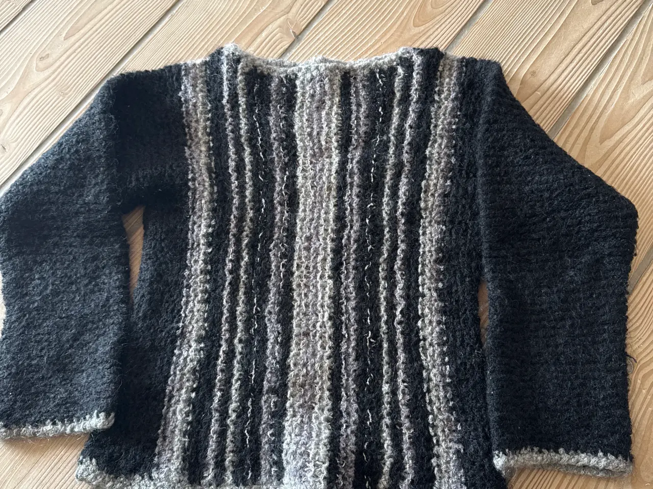 Billede 1 - Sweater i uld