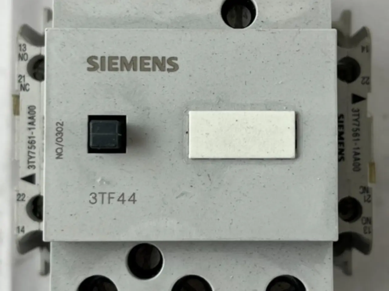 Billede 1 - Siemens 3TF44 kontaktor 3P w/ 3TY7561-1AA00 Aux