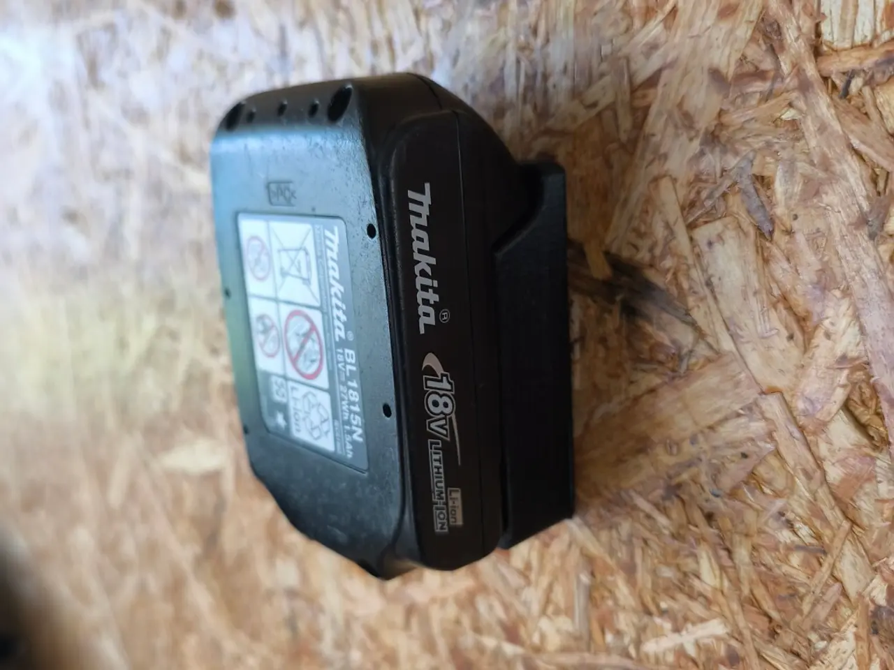 Billede 1 - Makita 18V batteriholder – 3D-printet vægholder