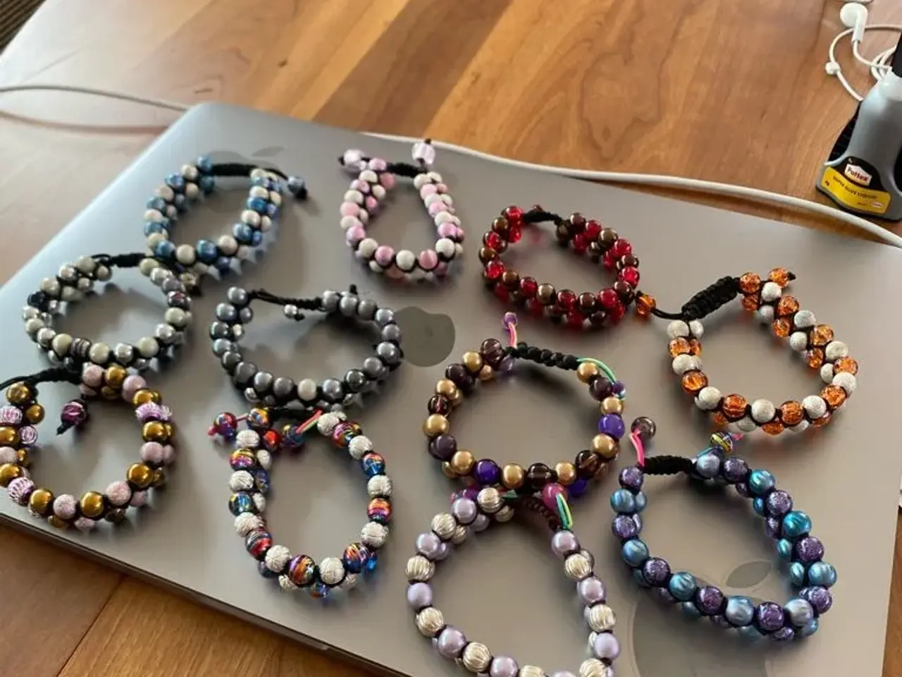 Billede 1 - Nye knyttede armbånd
