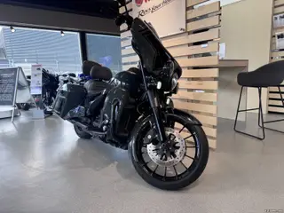 Harley-Davidson FLHTKL Electra Glide Ultra Limited Low