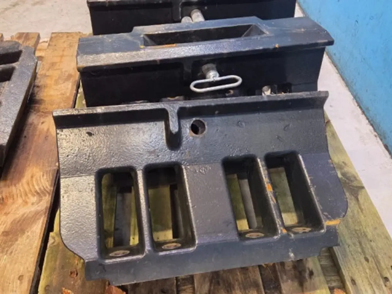 Billede 18 - Case Maxxum 145 Frontvægt Holder 82031499 (5 Stk)