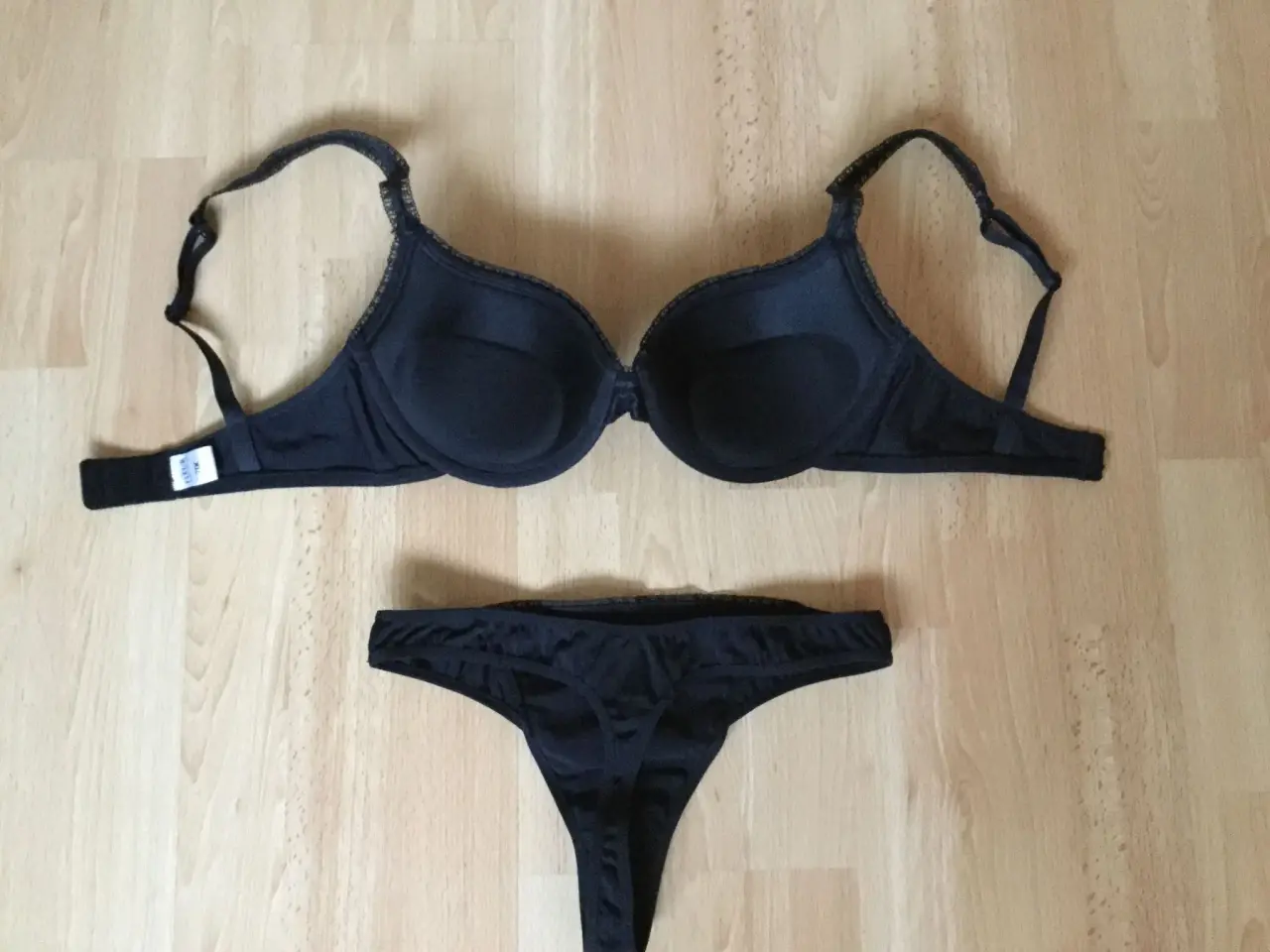 Billede 5 - Ny sæt - FLEUR BH 70 C + G trusse 36/38
