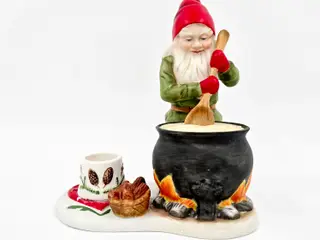 Firkløveren Figur Nisse Lysestage Med Gryde