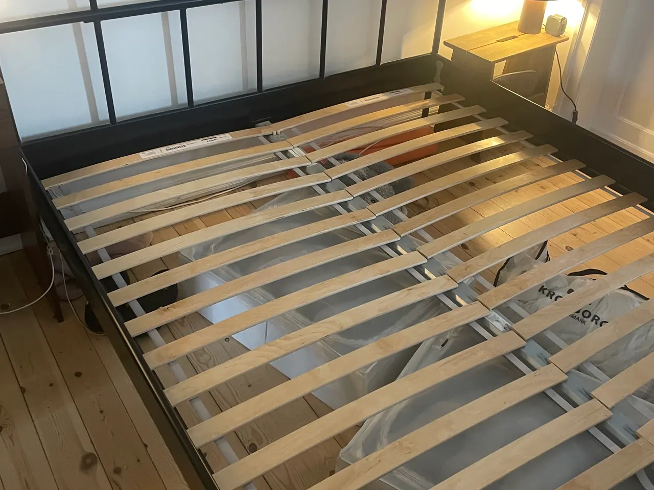 Billede 2 - IKEA metal sengeramme med lamelbund