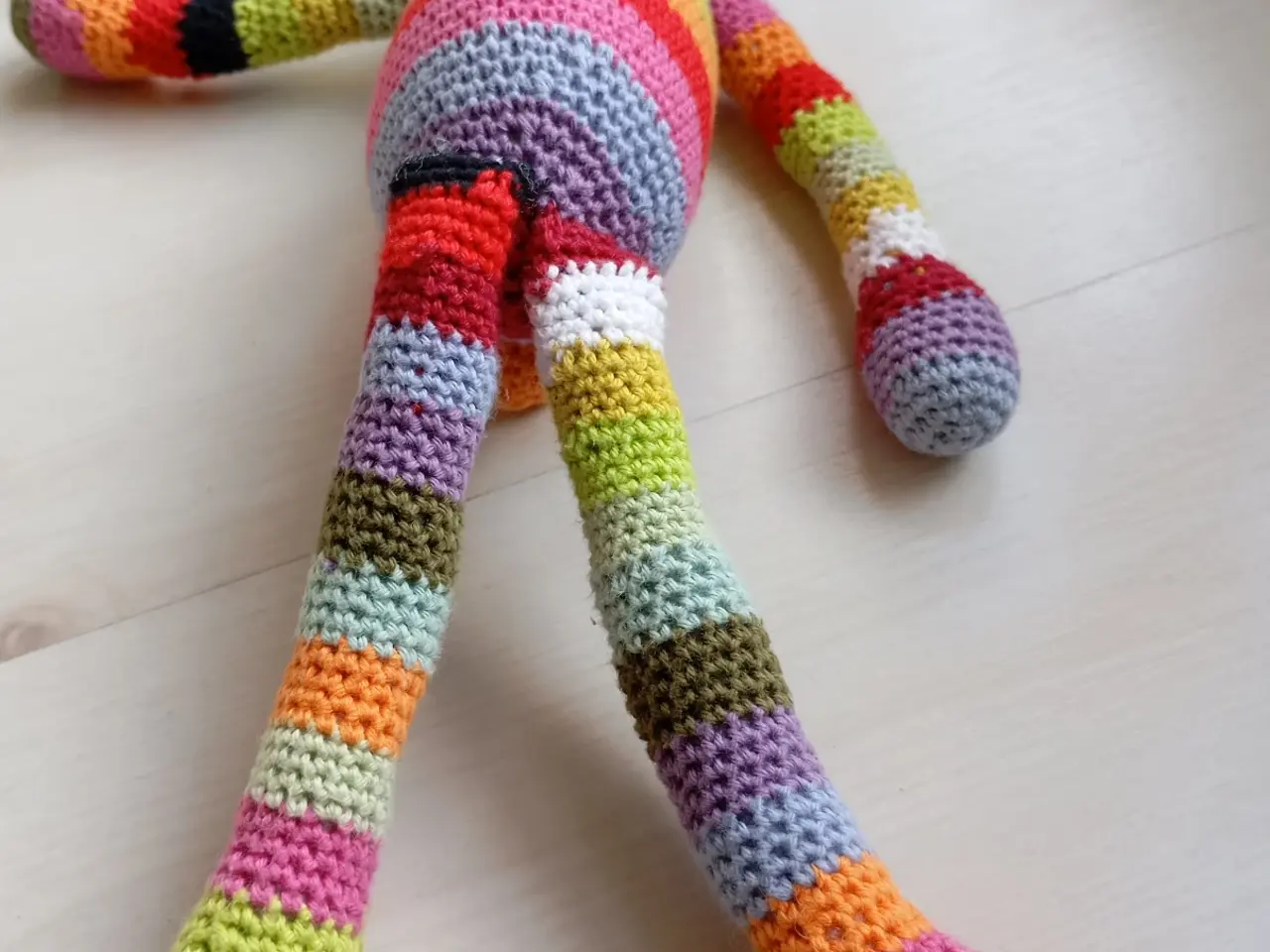 Billede 2 - Kanin hæklet. 37 cm.