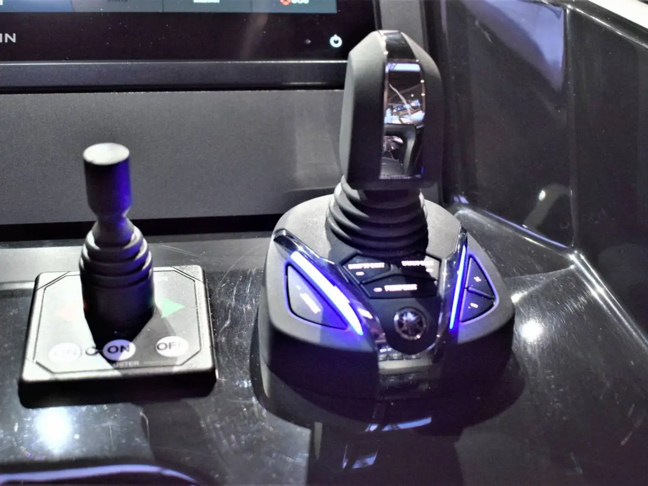 Billede 31 - Finnmaster T9 - 2 X F300 Yamaha/Udstyr