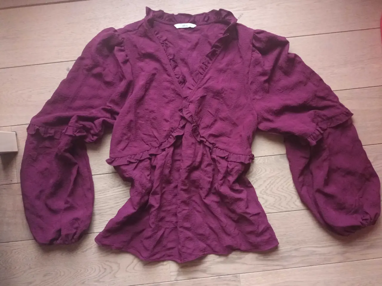 Billede 4 - Flot bluse i smuk farve.