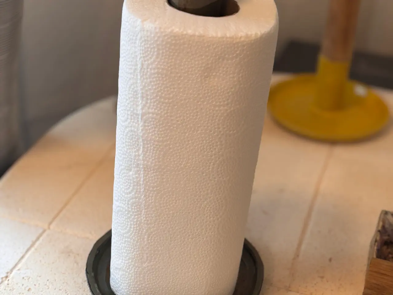 Billede 2 - Køkkenrulleholder i eg/keramik