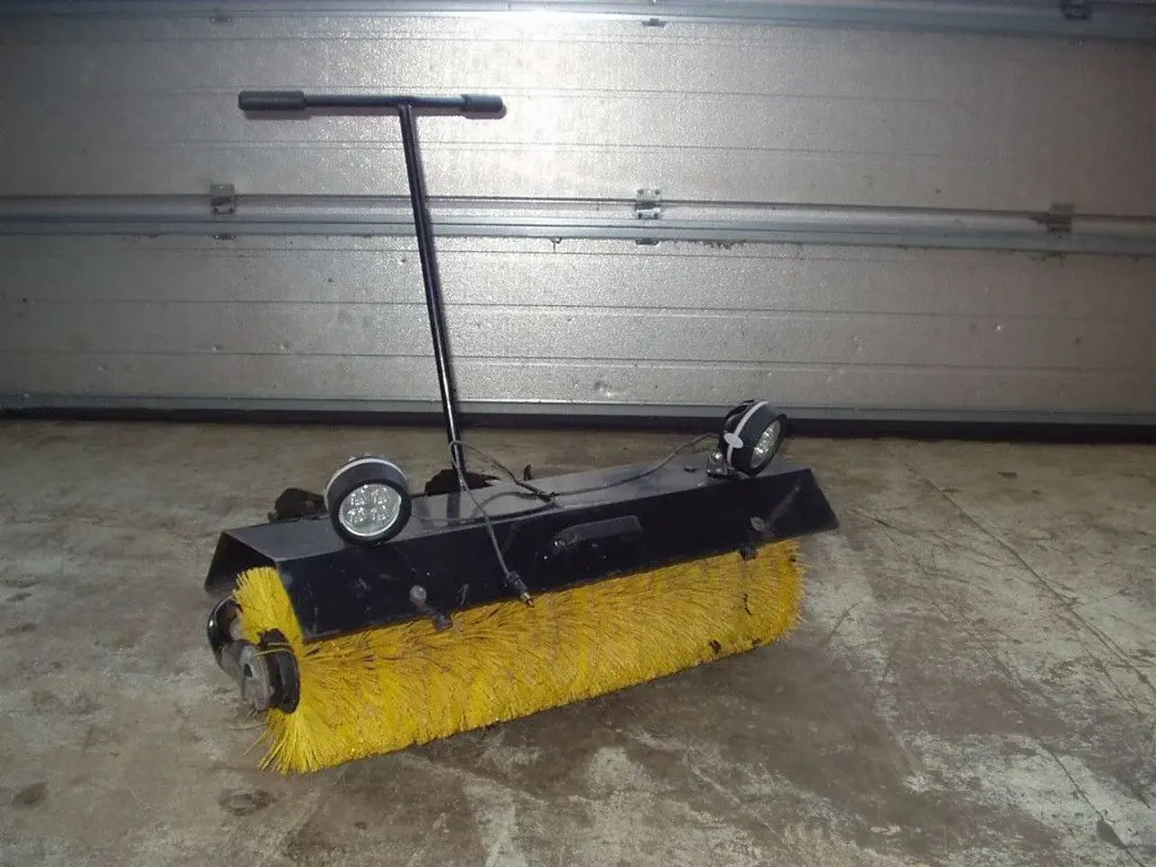 Billede 1 - Fejekost Husqvarna