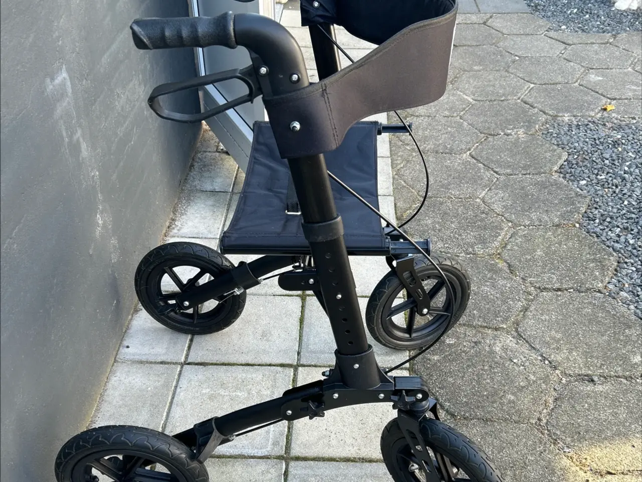 Billede 2 - Lindebjerg rollator HF-200 sort
