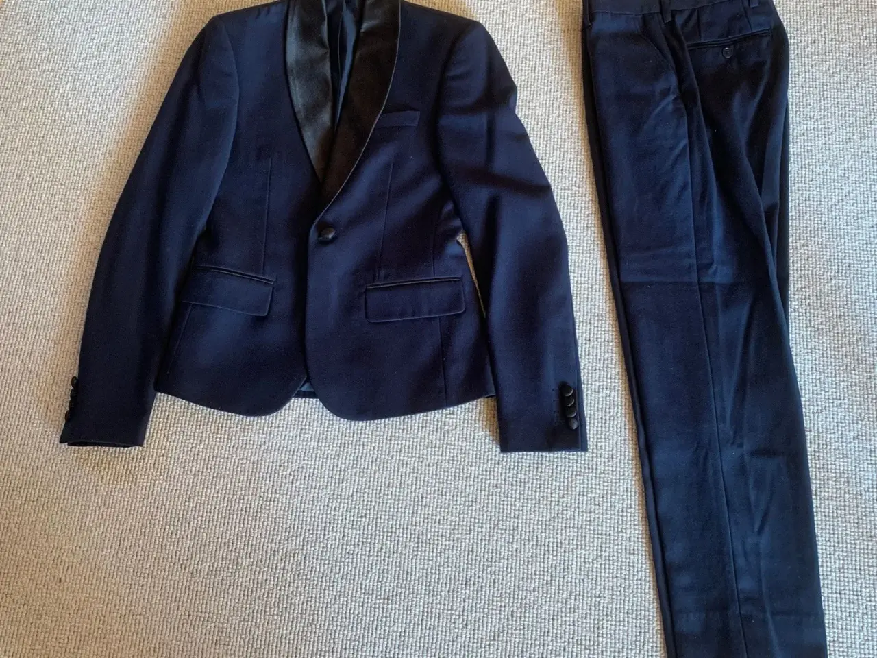 Billede 1 - Jakkesæt - konfirmation