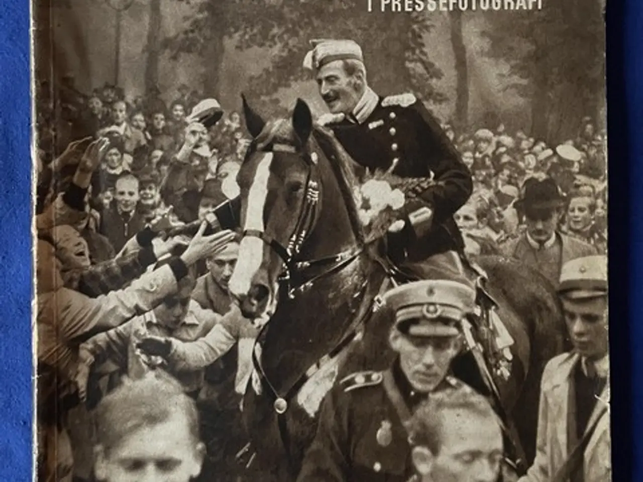 Billede 1 - Fyrretyve Aars - Dansk Kavalkade  - Berlingske 1942 - Hæfte - Pæn