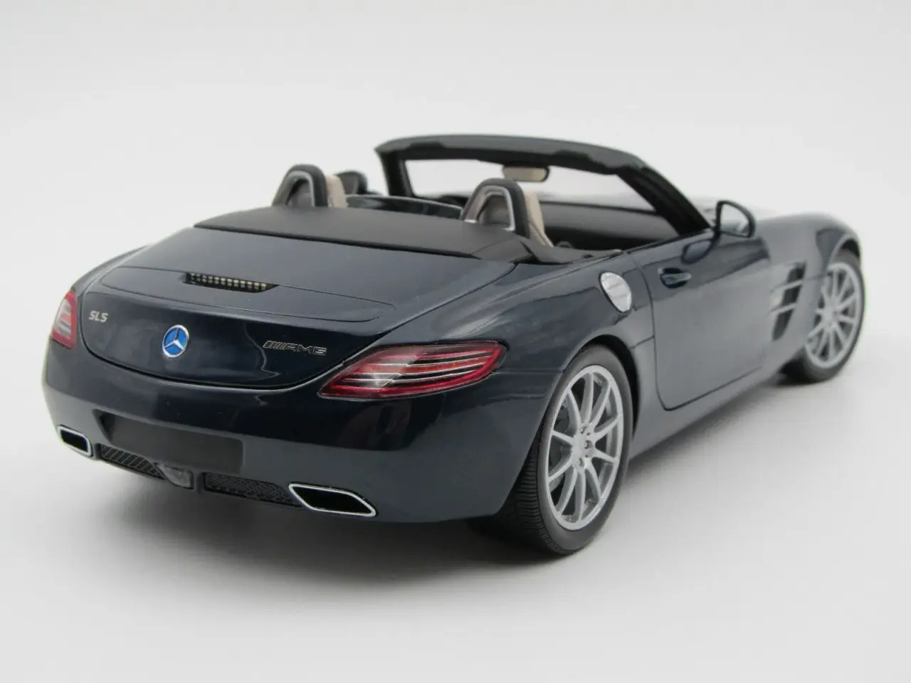 Billede 4 - 2011 Mercedes-Benz SLS AMG Roadster 1:18