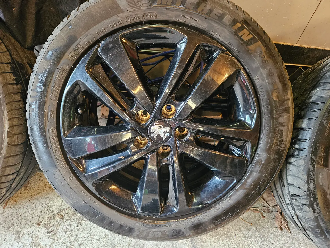 Billede 4 - Peugeot 17" originale alufælge med Michelin 225/50